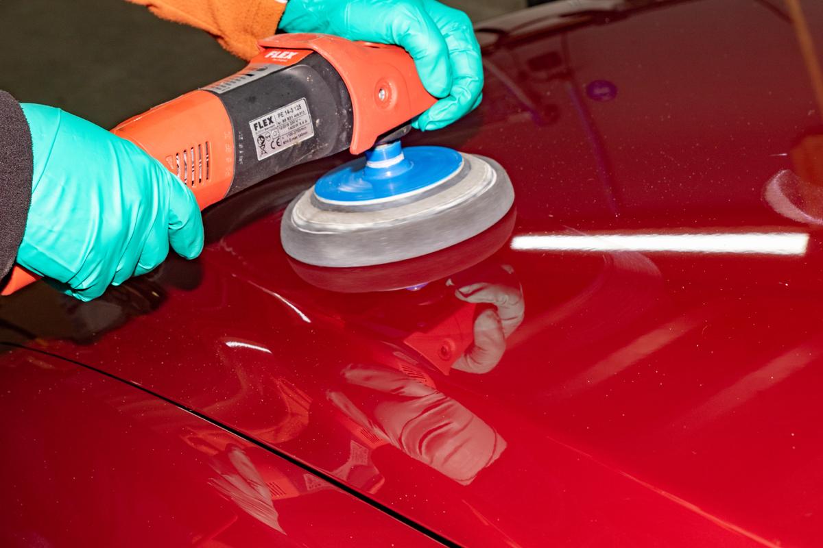 Simoniseren en polieren simoniseren en polieren